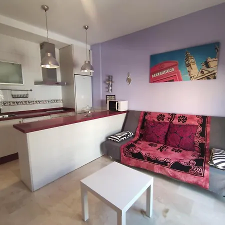 Apartment Charming Walk To Sights Malaga