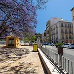 Charming Stay: Walk To Sights