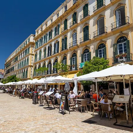 Charming Malaga Stay: Walk To Top Sights Apartament Malaga