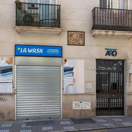 Charming Malaga Stay: Walk To Top Sights *