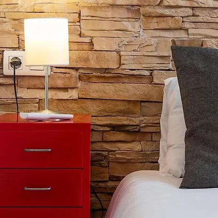 Charming Malaga Stay: Walk To Top Sights Apartament