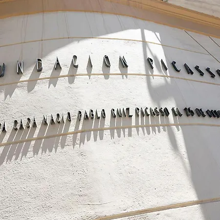 Charming Malaga Stay: Walk To Top Sights Malaga