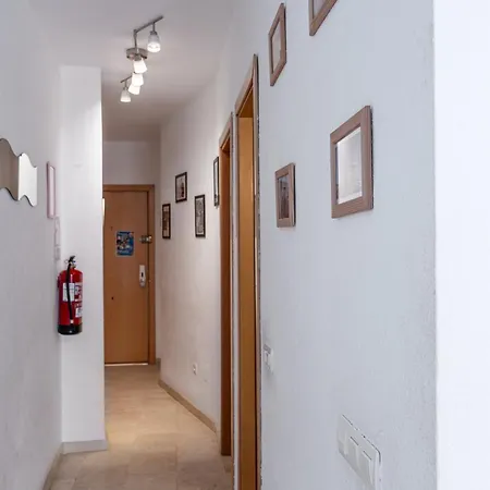 Charming Stay: Walk To Sights Appartement