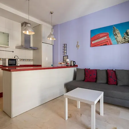 Charming Stay: Walk To Sights *
