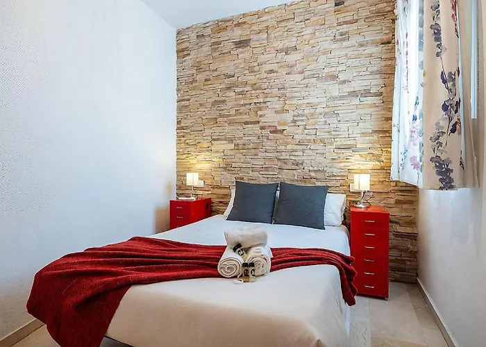 Charming Stay: Walk To Sights