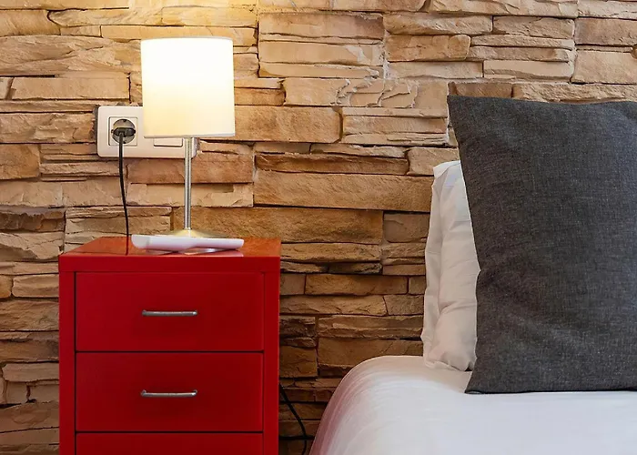 Charming Stay: Walk To Sights 公寓