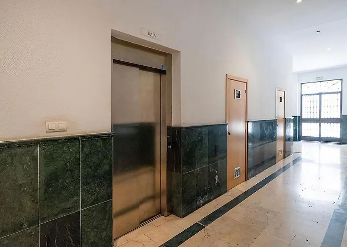 Charming Stay: Walk To Sights 公寓