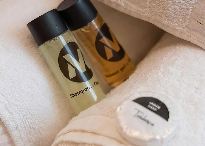 Charming Stay: Walk To Sights *