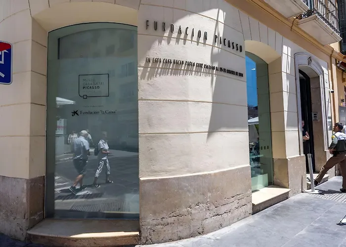 Charming Stay: Walk To Sights